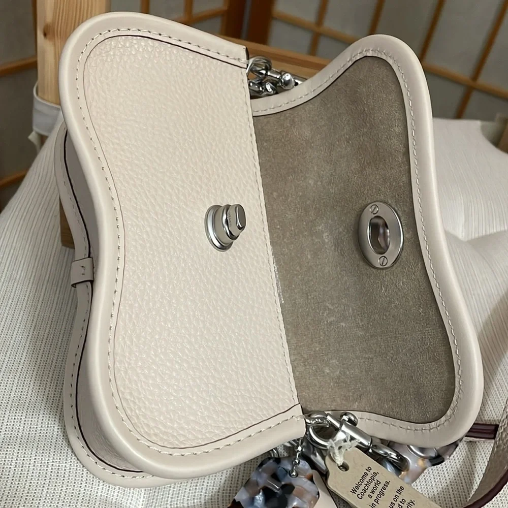 Coach Micro Wavy Dinky Bag In Coachtopia Leather / Cloud NWT - Picture 12 of 17